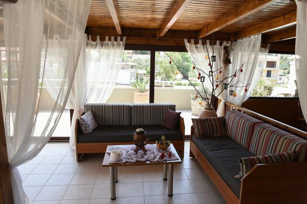 Dora Apartments Agia Pelagia  Buitenkant foto